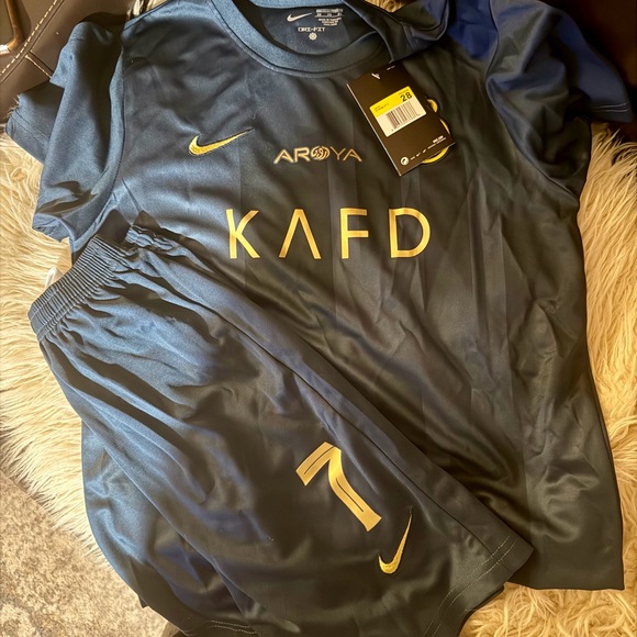 Nike Kids Set - Blue and Gold - Picture 2 of 3